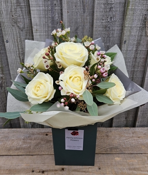 Picture of Six White Rose Gift Box 