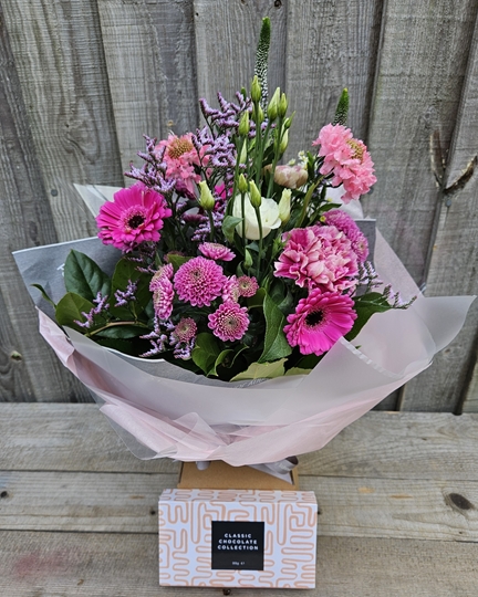 Picture of Pink Gift Box & Chocs