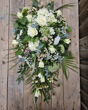 natural wite single ended spray - funeral tribute - garden style neutral flowers 