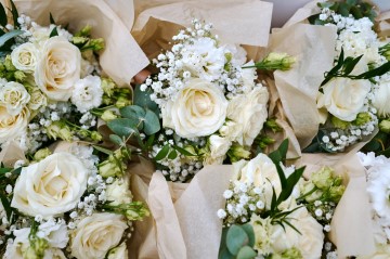 Ivory wedding flowers - bridal bouquet - Highland Barn Atherstone - Ivory Avalanche Roses - Frilly Lisianthus - gypsophila - spray Roses - eucalyptus - Indian Bride - barn wedding  