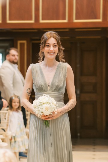 ivory bridal bouquet roses - bourton hall wedding mansion rugby - elegant ivory rose wedding flowers 