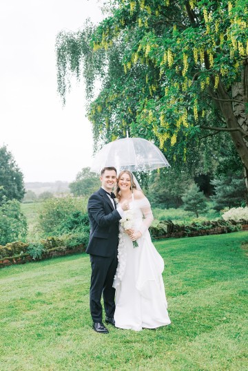 ivory bridal bouquet roses - bourton hall wedding mansion rugby - elegant ivory rose wedding flowers 