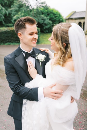 ivory bridal bouquet roses - bourton hall wedding mansion rugby - elegant ivory rose wedding flowers 