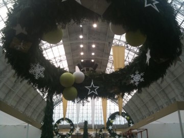 Hanging Wreath Display At Spirit Of Christmas - Olympia London 