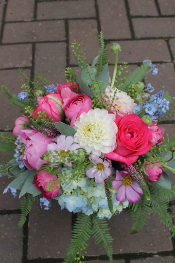 Bridesmaid's Bouquet - ceris pink - pale blue - ivory - flowers - Dahlia - Peony - muscarri - tulips 