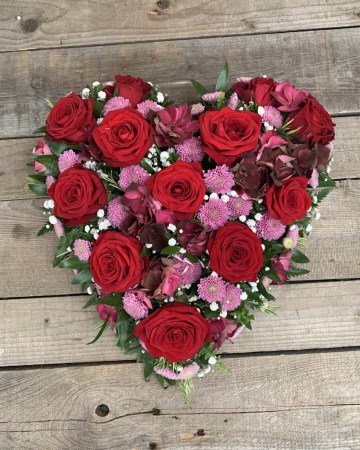red rose heart with mixture of pink santini and hydrangea